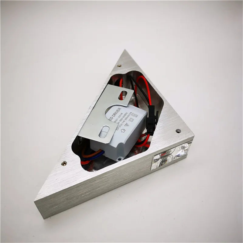 Indoor LED Lighting Aluminium 3W Wall Lamp Brushed Silver Triangle Shape Modern Bedroom Beside Light for Home Decor AC110V 220V