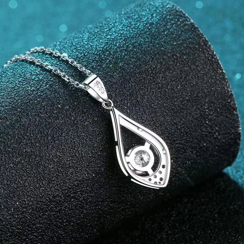 1 Carat Water Drop Moissanite Necklace S925 Sterling Silver Clavicle Chain Fashion Trend Design for Senior Ladies Light Luxury