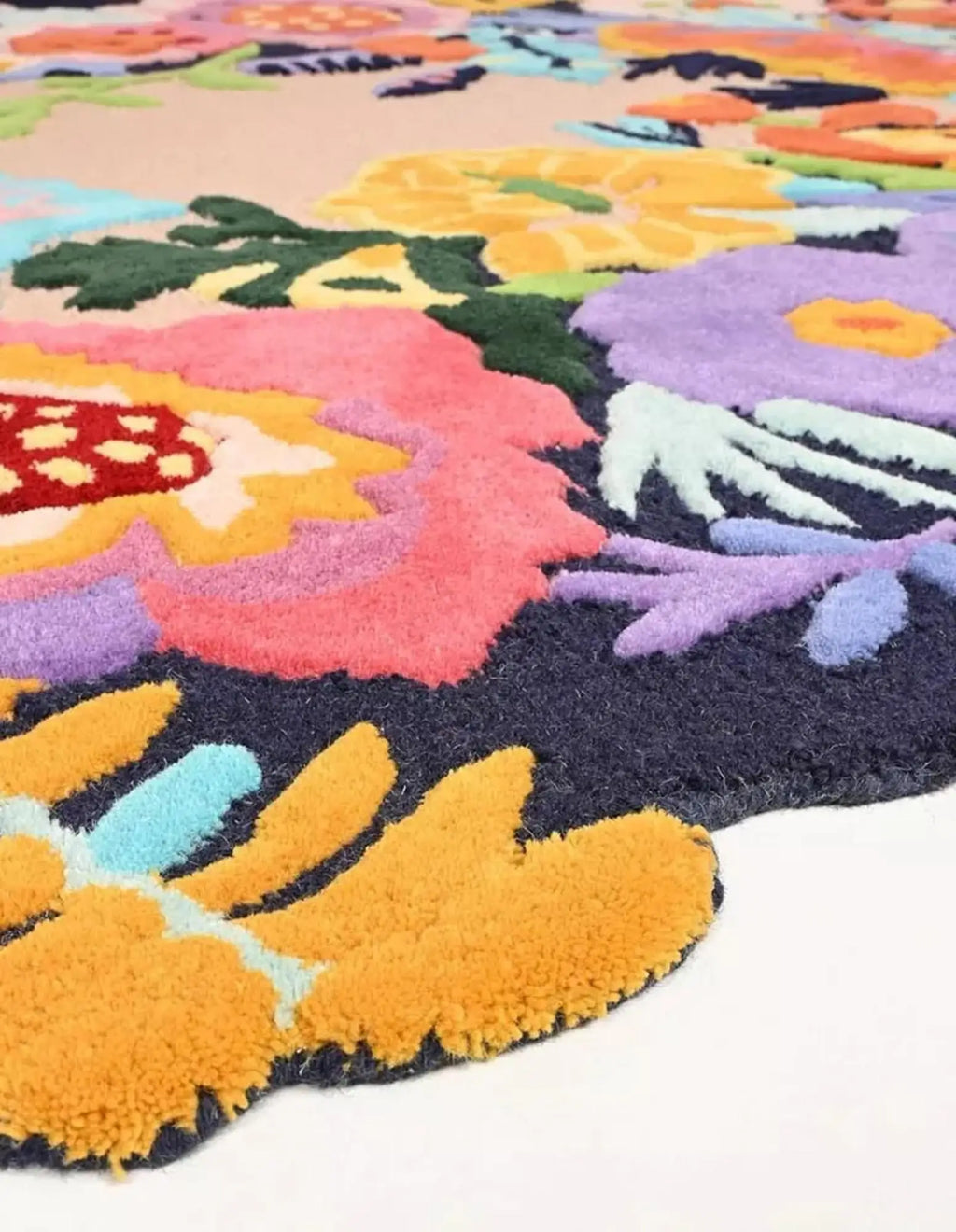 Creative Rugs Modern Wool Irregular Shape Customized High Quality Hand Tufted Flower Print Non-Slip Washable Latex Medium Rug