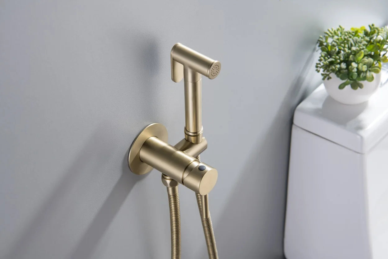 Toilet Flushing Partner Wall Mounted Brass Hot and Cold Bidet Spray Gun Pressurized Gold Body Cleansing Flushing Ass SF1357