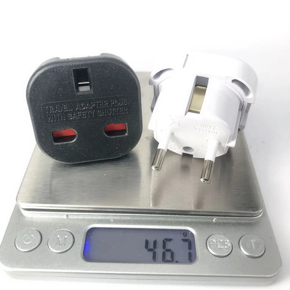 1pcs EU Eletrical Socket UK To EU Travel Plug Adapter Electrical Plug Converter Outlet British UK AC Power Cable Charger Socket