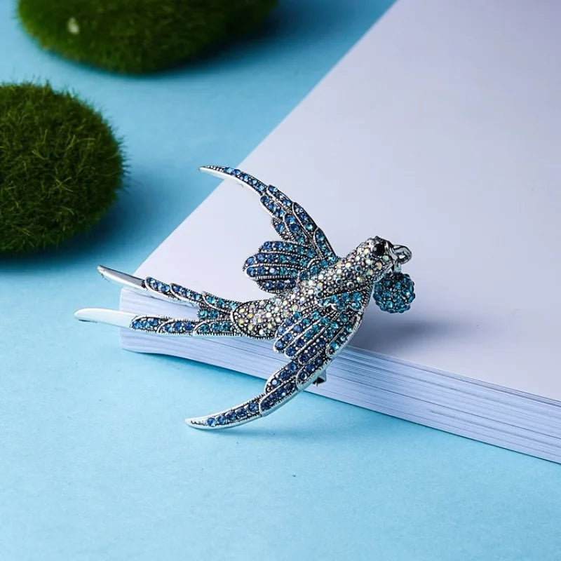 New Creative Bird Costume Accessory Swallow Rhinestone Enamel Brooch Alloy Party Brooches with Plating Technology for Engagement
