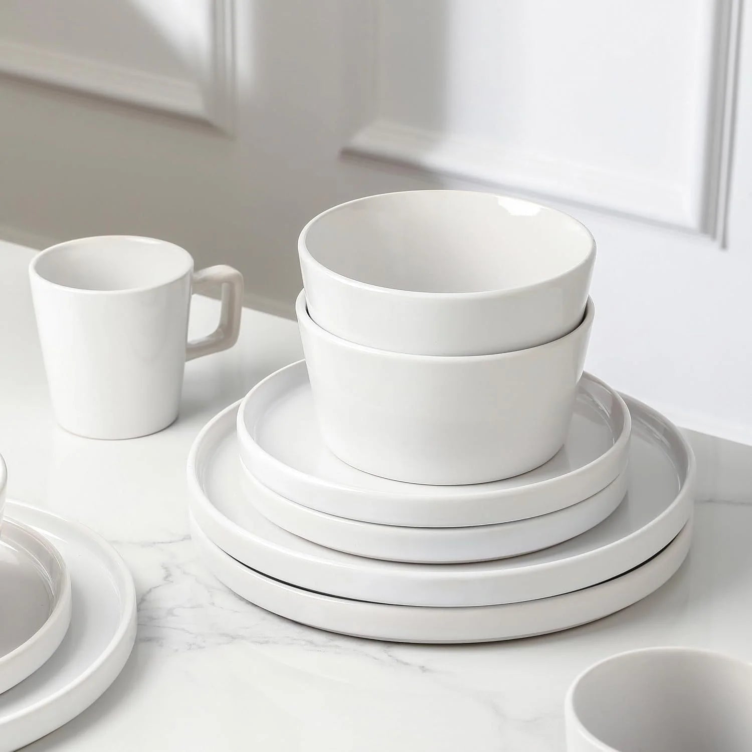 Black 16-piece and 4-piece Tableware Set for Four People Ceramic Plates for Wedding Parties