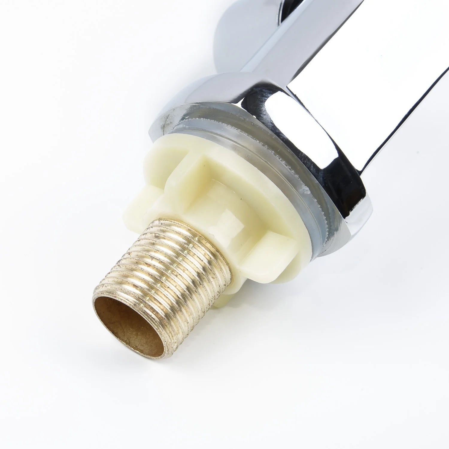 1 Chrome Plated Single Cooling Faucet, Single Hole Easy To Install, Suitable for Bathroom and Kitchen