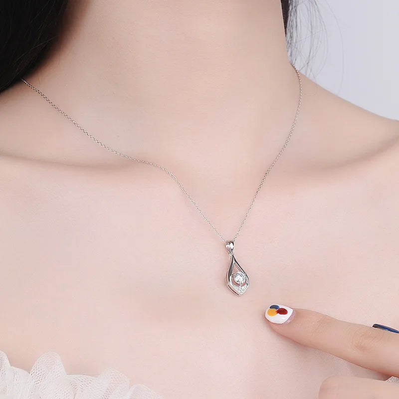 1 Carat Water Drop Moissanite Necklace S925 Sterling Silver Clavicle Chain Fashion Trend Design for Senior Ladies Light Luxury