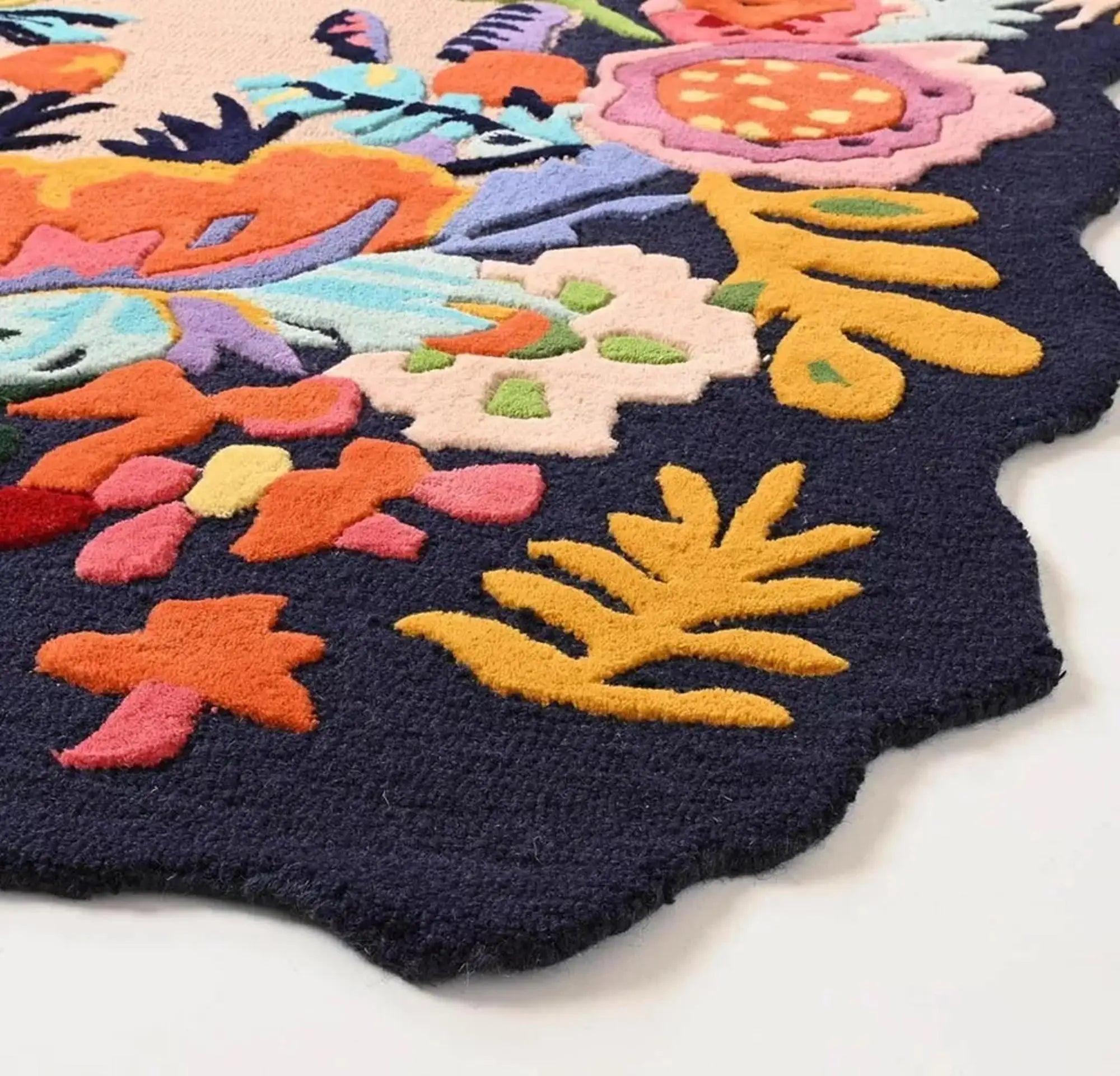 Creative Rugs Modern Wool Irregular Shape Customized High Quality Hand Tufted Flower Print Non-Slip Washable Latex Medium Rug