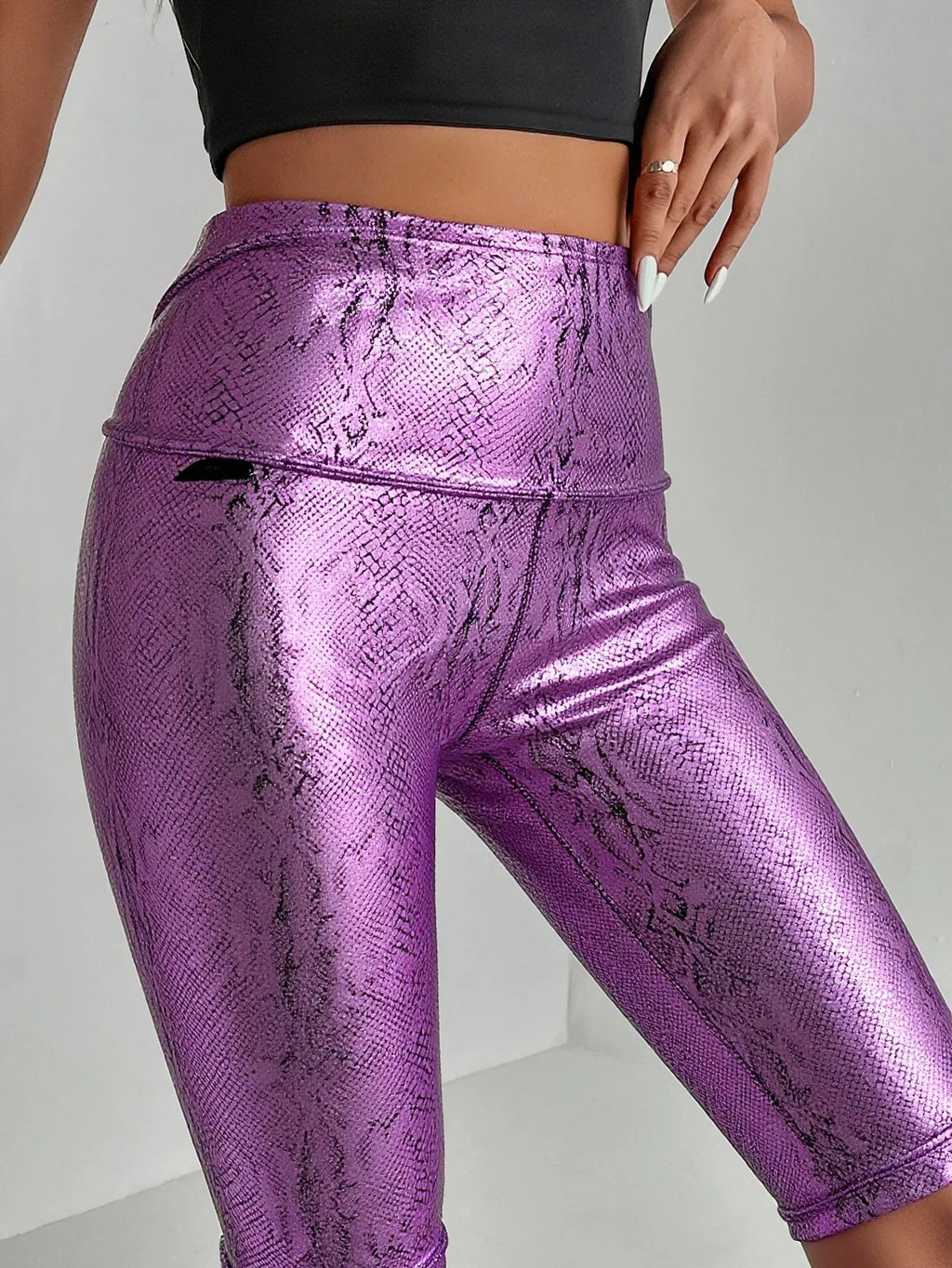 Shiny Purple High Waist Leopard Print Anti-Wrinkle Vintage Canvas Biker Shorts Women Regular Fit Zipper Closure for Wash