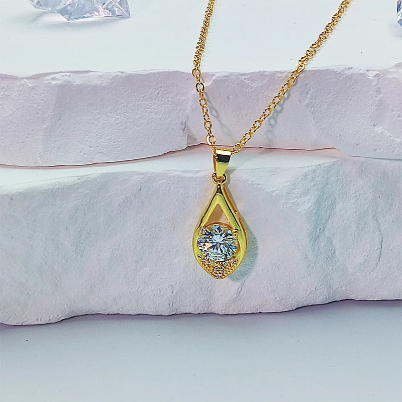 1 Carat Water Drop Moissanite Necklace S925 Sterling Silver Clavicle Chain Fashion Trend Design for Senior Ladies Light Luxury