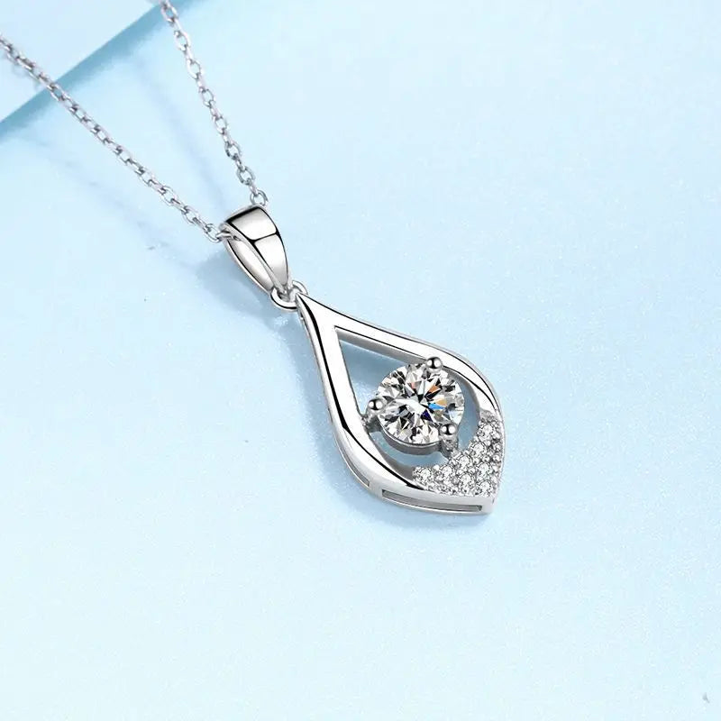 1 Carat Water Drop Moissanite Necklace S925 Sterling Silver Clavicle Chain Fashion Trend Design for Senior Ladies Light Luxury