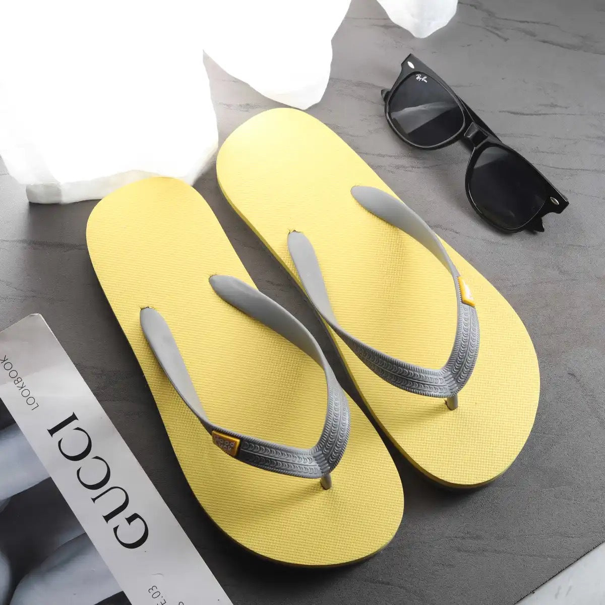 2024 cross-border one free shipping summer new candy-colored men's flip-flops casual beach anti-slip sandals