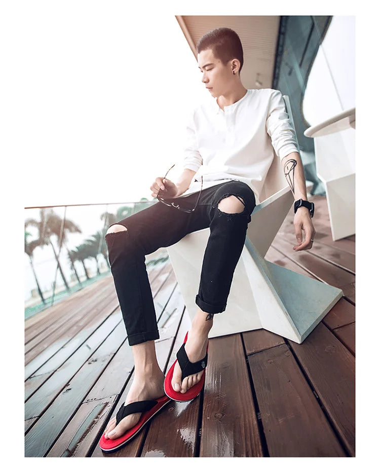 Factory wholesale summer men's beach shoes flip-flops leisure trend sandals wholesale pinch feet non-slip foreign trade explosions
