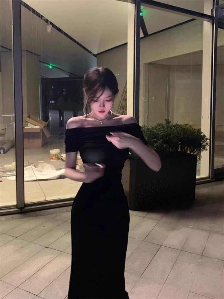 High-Cold Royal Sister Wear Black One-Line Collar Dress for Women with Summer Elegant, Slimming Look and Hip-Hugging Long Skirt