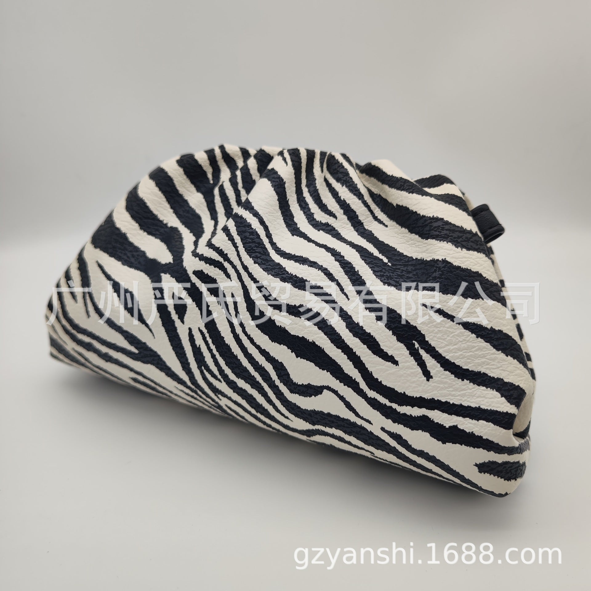 Zebra Pattern Cloud Bag Cross-border Women's Bag Pleated Dumpling Bag New Autumn and Winter Fashion Shoulder Crossbody Bag Hand-held Women's Bag