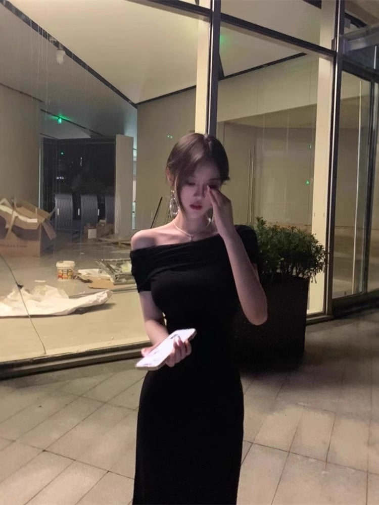 High-Cold Royal Sister Wear Black One-Line Collar Dress for Women with Summer Elegant, Slimming Look and Hip-Hugging Long Skirt
