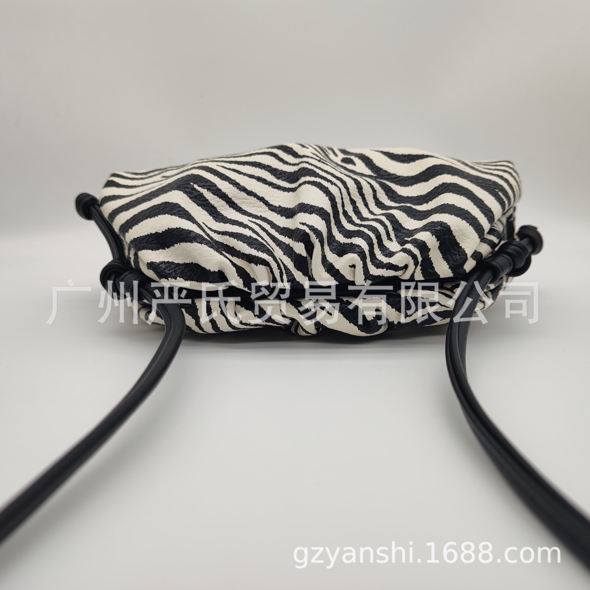 Zebra Pattern Cloud Bag Cross-border Women's Bag Pleated Dumpling Bag New Autumn and Winter Fashion Shoulder Crossbody Bag Hand-held Women's Bag