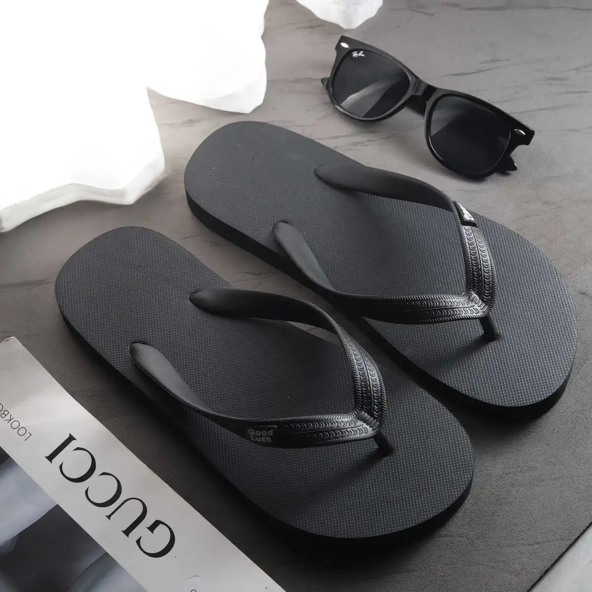 2024 cross-border one free shipping summer new candy-colored men's flip-flops casual beach anti-slip sandals