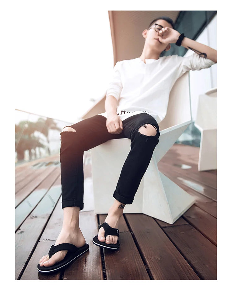 Factory wholesale summer men's beach shoes flip-flops leisure trend sandals wholesale pinch feet non-slip foreign trade explosions