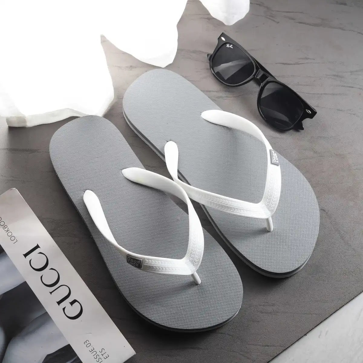 2024 cross-border one free shipping summer new candy-colored men's flip-flops casual beach anti-slip sandals