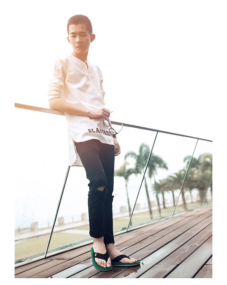 Factory wholesale summer men's beach shoes flip-flops leisure trend sandals wholesale pinch feet non-slip foreign trade explosions