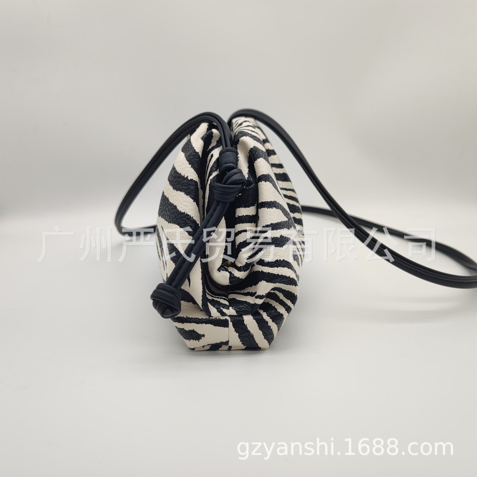 Zebra Pattern Cloud Bag Cross-border Women's Bag Pleated Dumpling Bag New Autumn and Winter Fashion Shoulder Crossbody Bag Hand-held Women's Bag