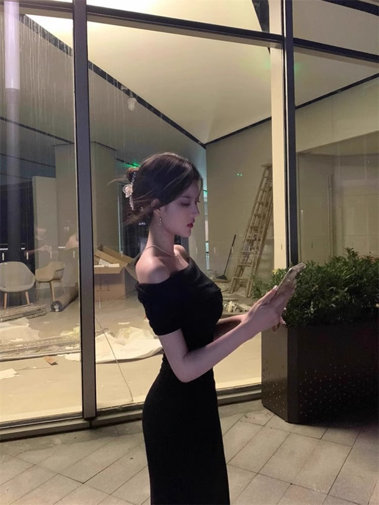High-Cold Royal Sister Wear Black One-Line Collar Dress for Women with Summer Elegant, Slimming Look and Hip-Hugging Long Skirt