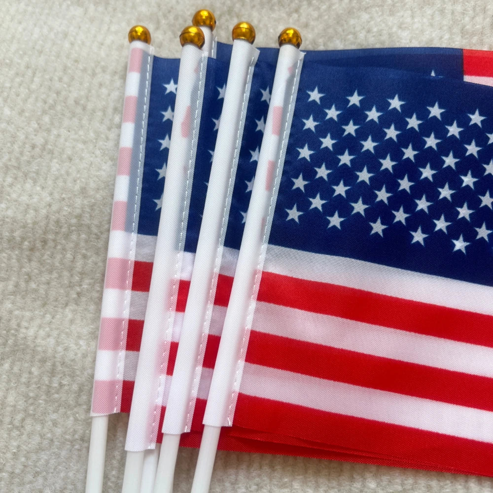 America hand-held flags21*14cm American National Flag USA Flying Flag The United States of America Banner Hand flags with Plasti