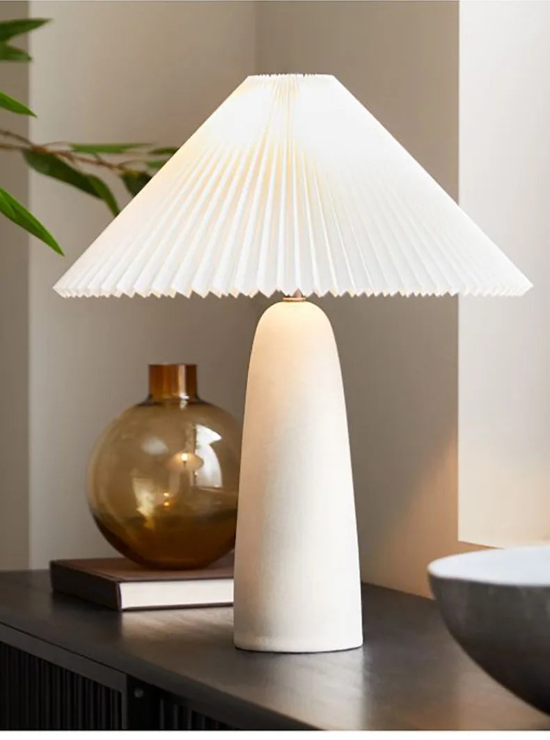 Nordic Design Romantic Atmosphere Pleated Ceramic Table Lamp LED E27 Minimalist Modern Light Fixture Bedroom Bedside Living Room