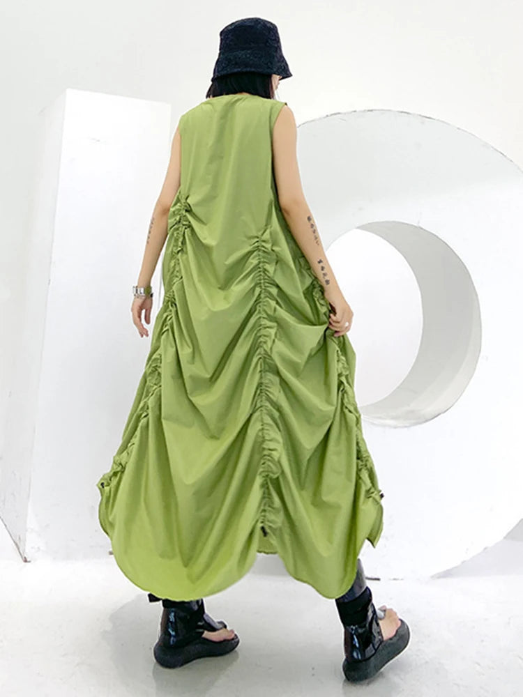 [EAM] Women Green Pleated Drawstring Long Irregular Vest Dress New Round Neck Sleeveless Fashion Tide Spring Summer 2026 1DJ2512