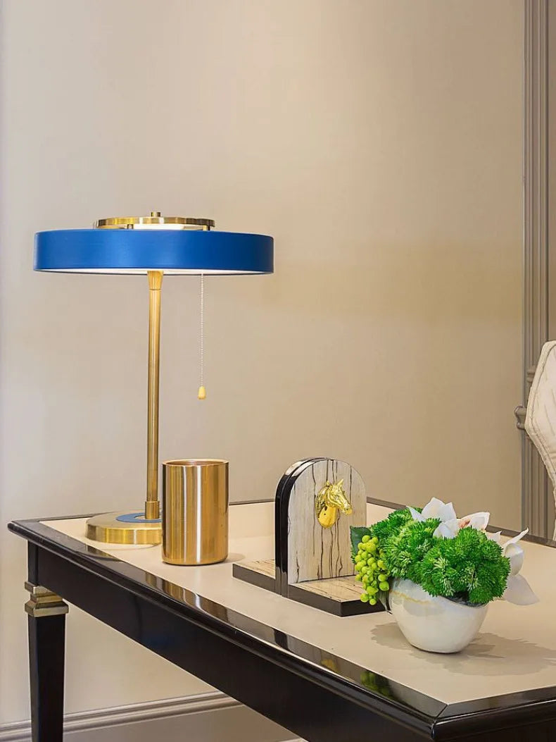 Nordic Novelty Table Lamp Modern Luxury Desk Light with E27 Bulb for Bedroom Bedside
