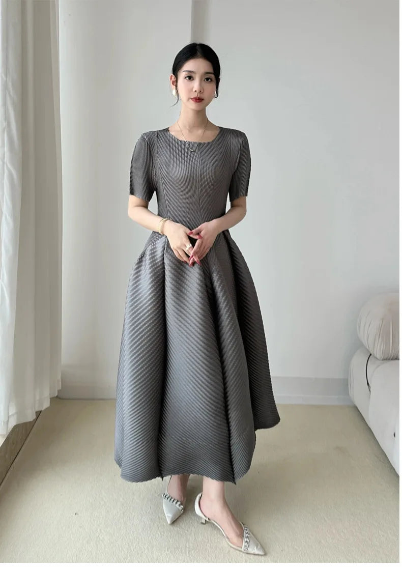 LANMREM High End Purple Pleated Women's Dress 2025 New Round Neck Short Sleeved Spliced Design Ball Gown Summer Dresses 2DB3489