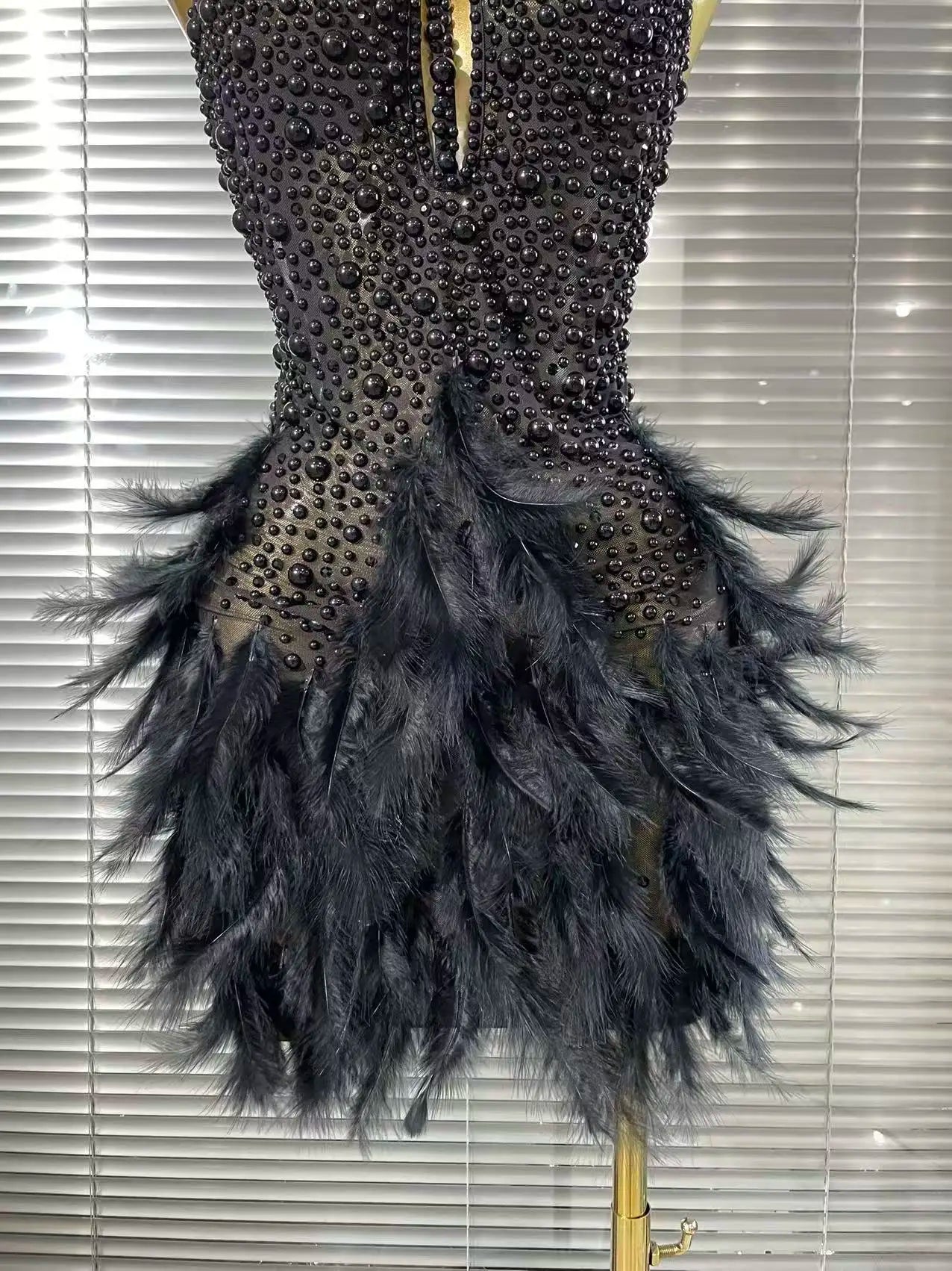 Shining Beading Women Sexy Halter Backless Feathers Bodycon Mini Dress Nightclub Party Celebrate Birthday Photoshoot Outfit
