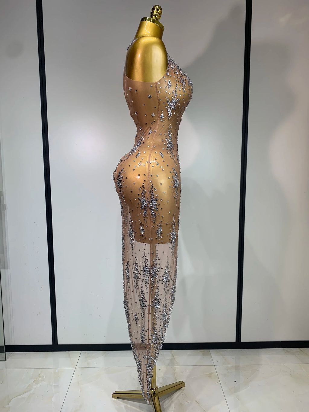 2025 Sparkly Rhinestone V Neck Stretch Mesh Sexy See Through Dress Women Elegant Party Celebrate Perform Costume Stage Outfit
