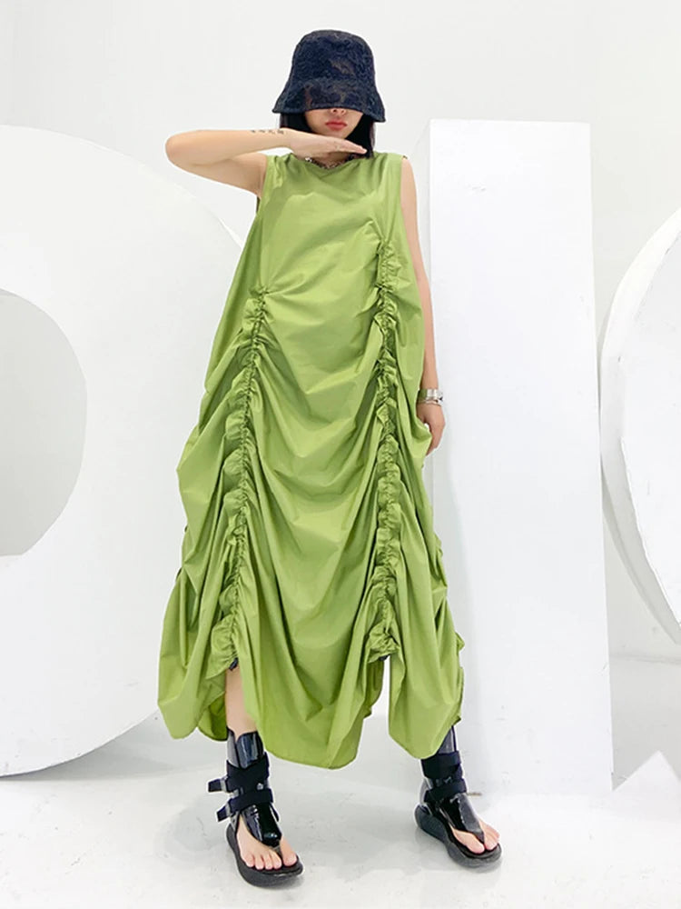 [EAM] Women Green Pleated Drawstring Long Irregular Vest Dress New Round Neck Sleeveless Fashion Tide Spring Summer 2026 1DJ2512