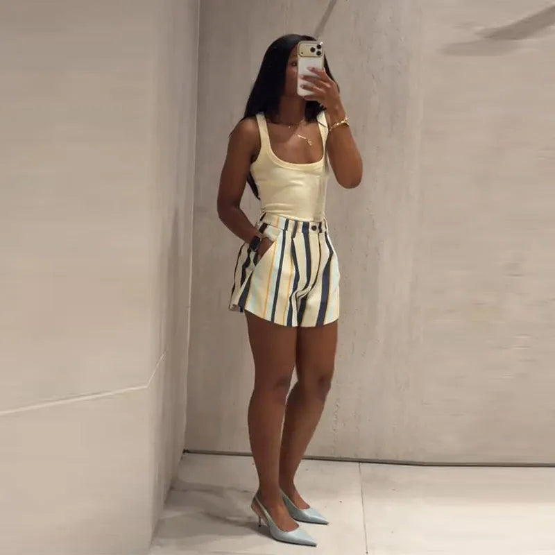Chic Striped Women's Shorts Loose Mid-Waist Button Pocket Lady Short Pants 2026 Summer Autumn Fashion Female Street Bottoms