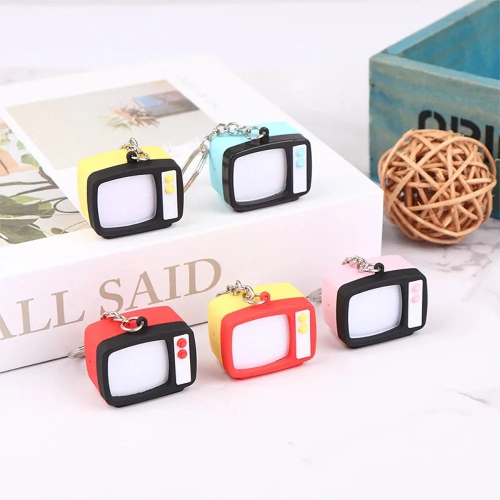 Creative Retro Television Keychain Model  Keychain Pendant Creative Children  Miniature Television Tv Led Keychain Home