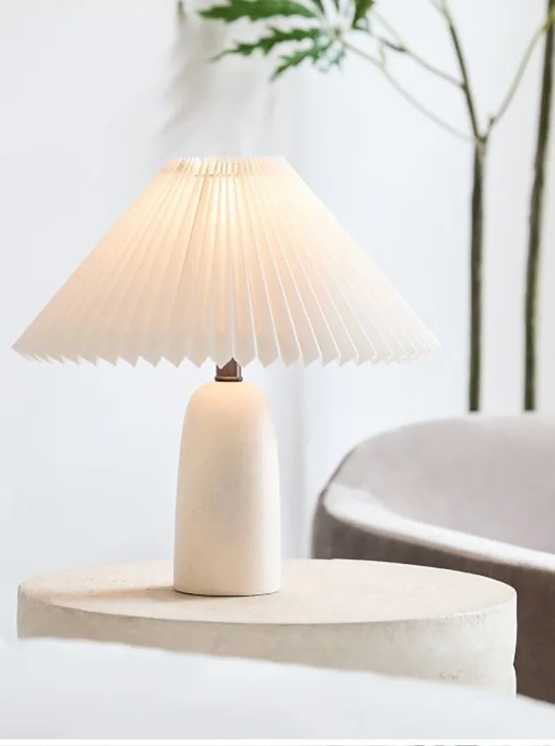 Nordic Design Romantic Atmosphere Pleated Ceramic Table Lamp LED E27 Minimalist Modern Light Fixture Bedroom Bedside Living Room