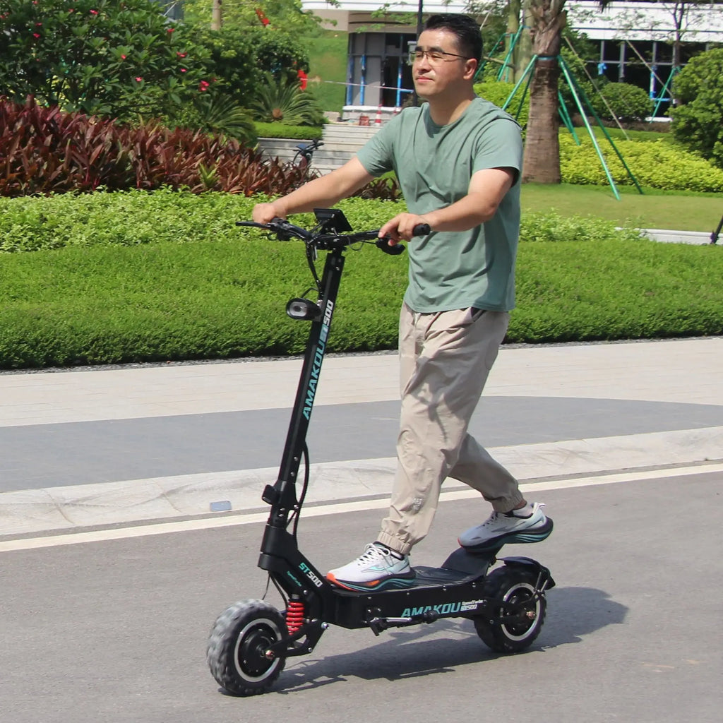 Amakou 11-inch 9000w 72v 40ah 105km/h 120km Range Alloy Frame TFT LCD Screen Dual Motors Powerful Electric Scooter For Adults