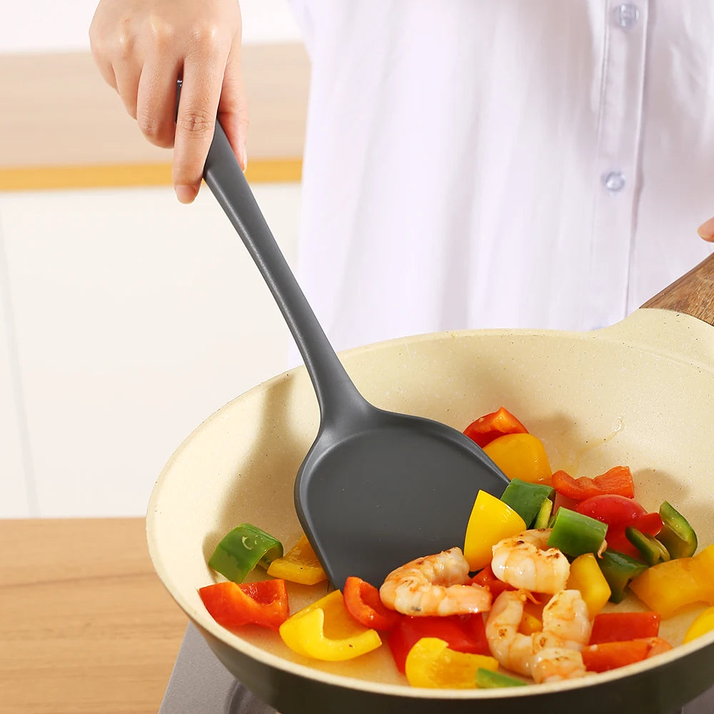 Thickened gray silicone kitchen utensils, kitchen spatula, soup spoon, kitchen multifunctional cooking silicone spatula