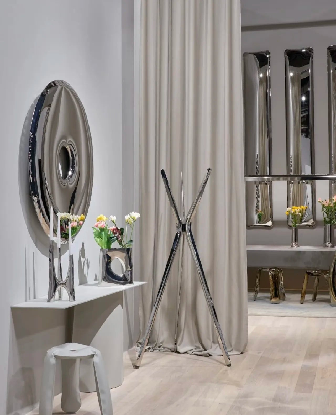 Modern light luxury stainless steel donut wall decoration mirror metal painting hotel model room sofa background