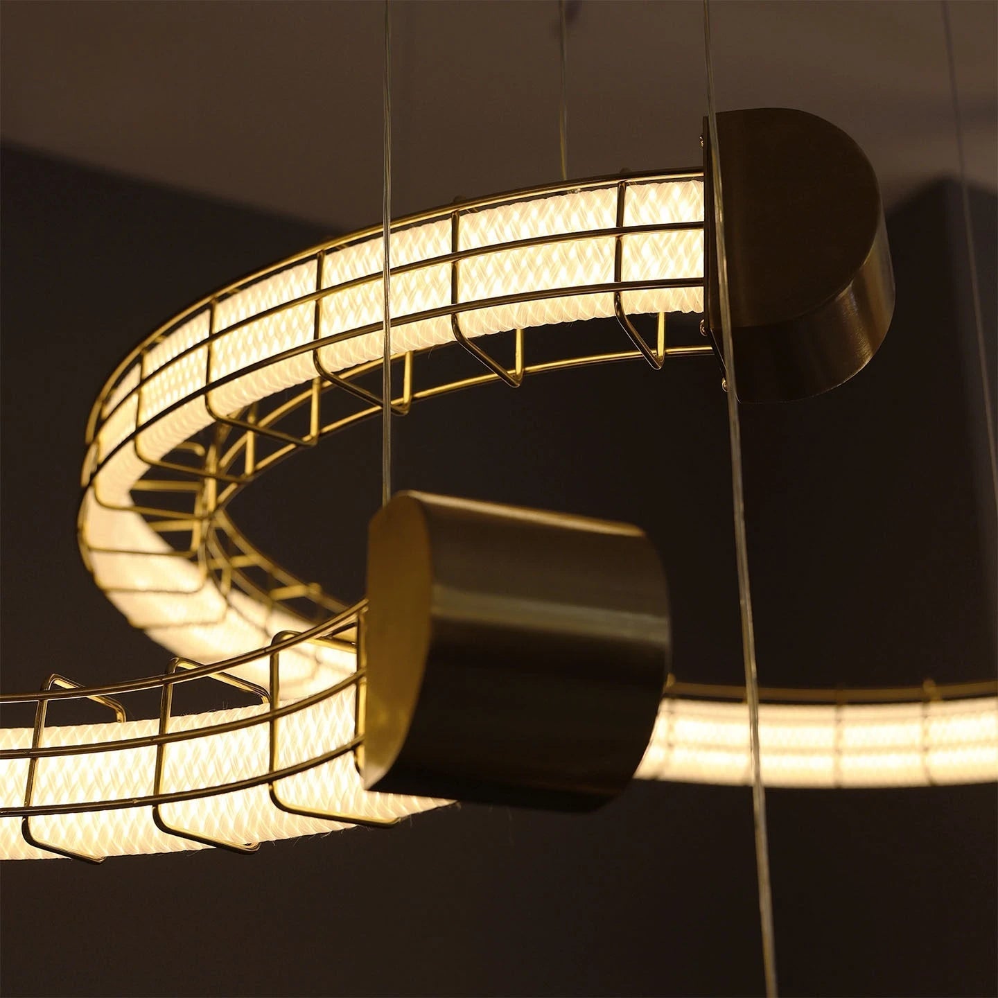 Modern Luxury LED Pendant Light for Living Room Villa Kitchen Island Table Round Iron Dining Hanging Chandelier Home Decor