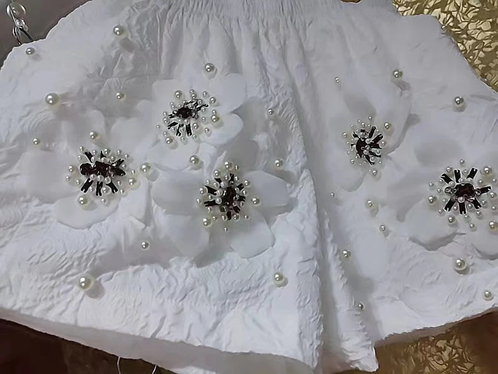 Luxury Style Pearls Beaded 3D Flowers Stitch Pantalones Cortos Wide Leg Shorts Women's Short Pants Elastic Waist Short Trousers