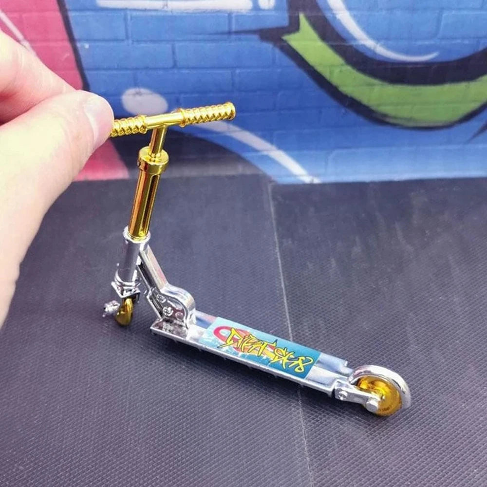 Quality Educational Toys Fingerboard Children's Finger Bike Two Wheel Scooter Mini Finger Scooter Mini Scooter Finger Scooter