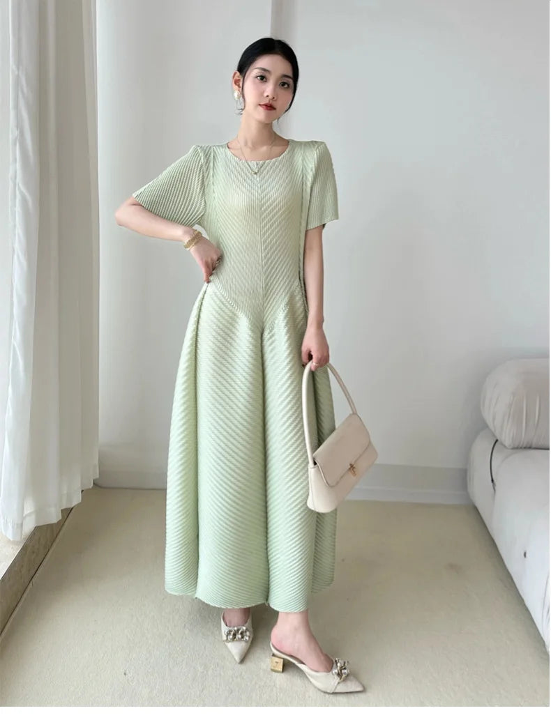 LANMREM High End Purple Pleated Women's Dress 2025 New Round Neck Short Sleeved Spliced Design Ball Gown Summer Dresses 2DB3489