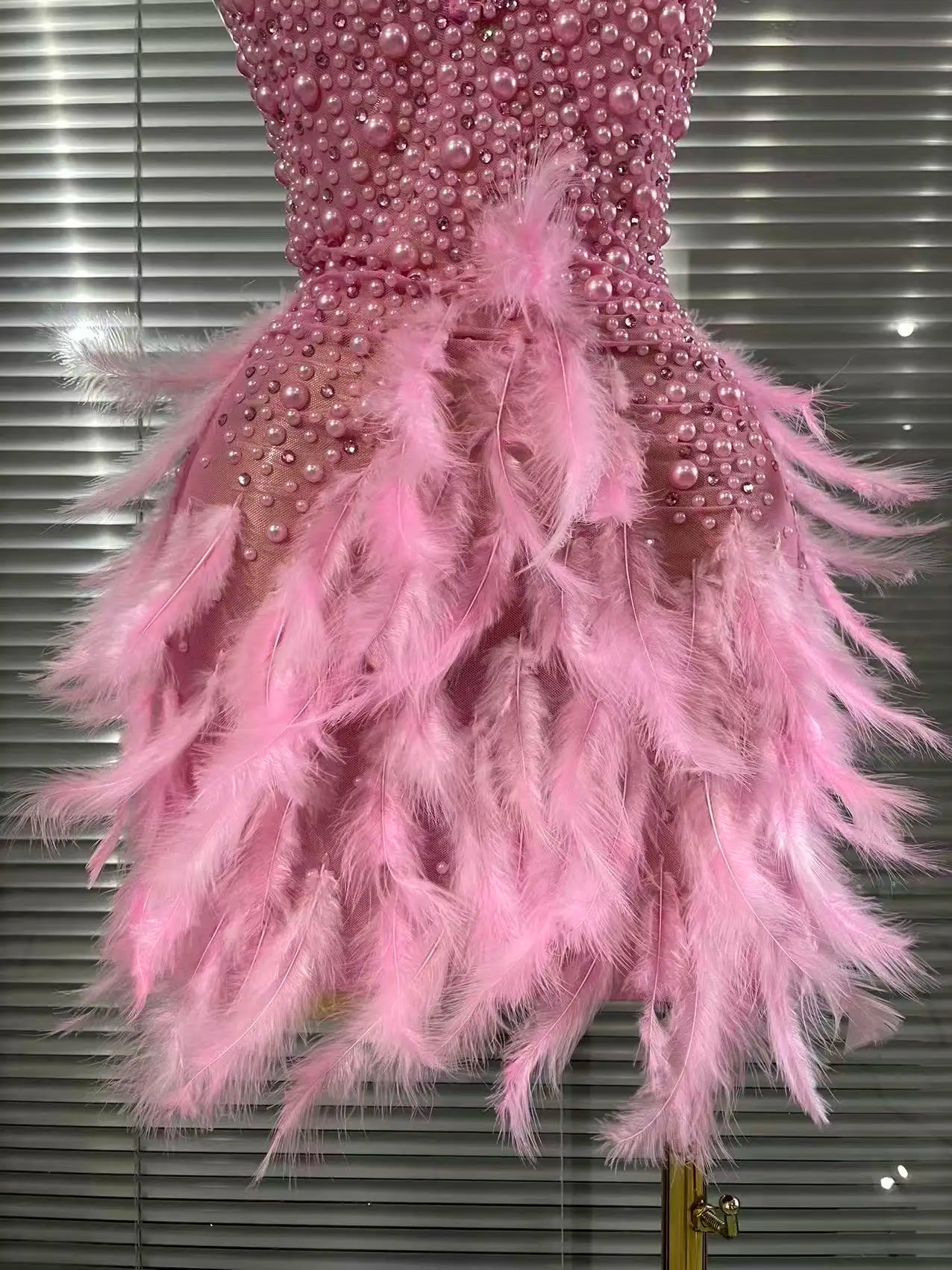 Shining Beading Women Sexy Halter Backless Feathers Bodycon Mini Dress Nightclub Party Celebrate Birthday Photoshoot Outfit