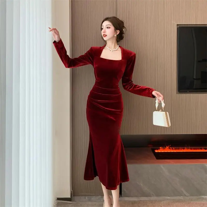 Socialite's Golden Velvet Fish Tail Long Dress Women's Red High-end Temperament Waist Cinching Dress Light Luxury Hip Hugging