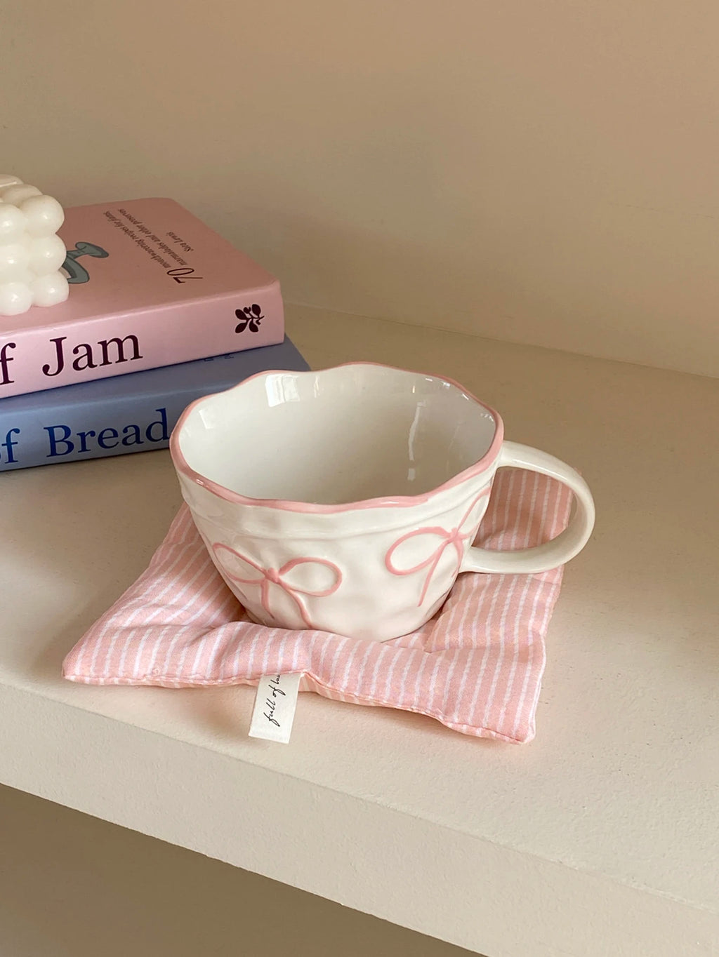 1Pc Ceramic Mug with Bowknot, Exquisite and Simple Design, Large Capacity Couple's Matching Mug, Suitable for Home Decoration, Home Drinking, Candlelight Dinner, Coffee Latte Art Cup, Holiday Gift, Exquisite Gift