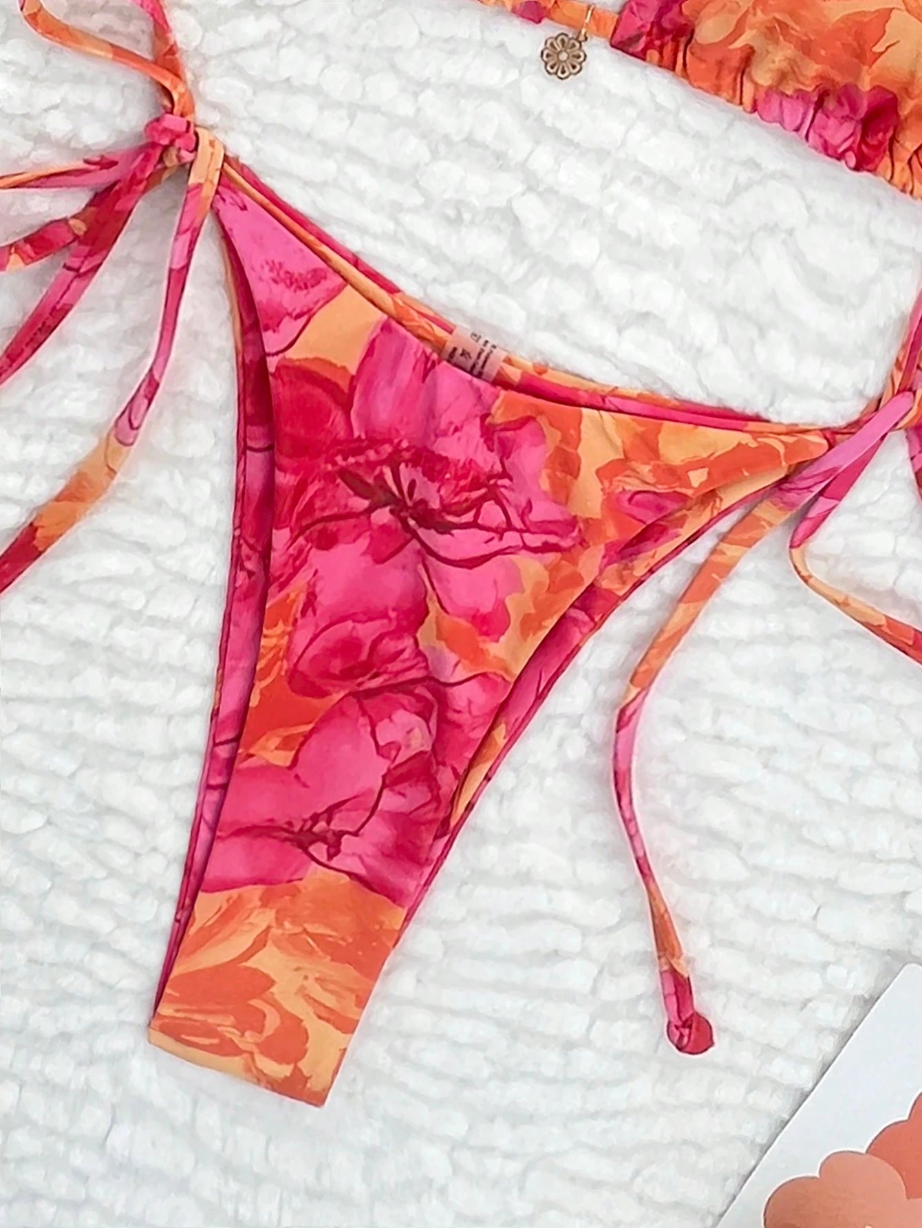 Bikini set contrasting niche design trendy fashion seaside vacation