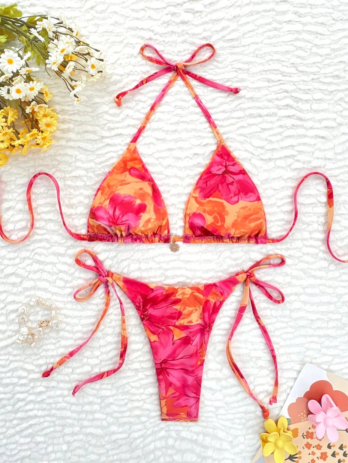 Bikini set contrasting niche design trendy fashion seaside vacation