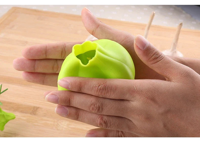 1pc Silicone Garlic Shaped Garlic Peeler Practical Kitchen Gadgets Garlic Zester Peeling Tool Color Random