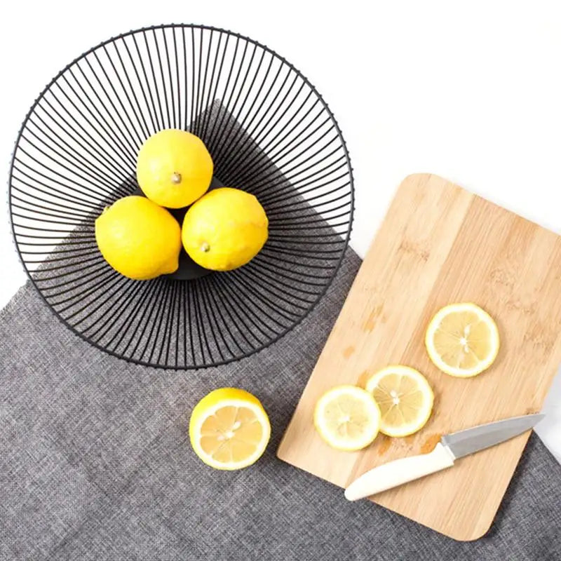 Black Storage Basket Creative European Fruit Snacks Candy Basket Desktop Bedroom Kitchen Fruit Basket Decorations Iron Hollow